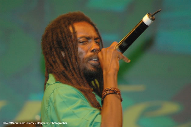 I Wayne @ Tru-Juice Rebel Salute 2007 - Saturday, January 13, 2007, Port Kaiser Sports Club, St. Elizabeth - Negril Travel Guide, Negril Jamaica WI - http://www.negriltravelguide.com - info@negriltravelguide.com...!