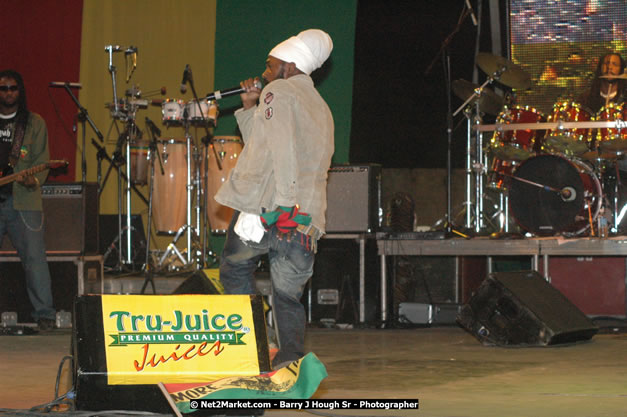 Luton Fyah at Tru-Juice Rebel Salute 2008 - The 15th staging of Tru-Juice Rebel Salute, Saturday, January 12, 2008, Port Kaiser Sports Club, St. Elizabeth, Jamaica W.I. - Photographs by Net2Market.com - Barry J. Hough Sr, Photographer - Negril Travel Guide, Negril Jamaica WI - http://www.negriltravelguide.com - info@negriltravelguide.com...!