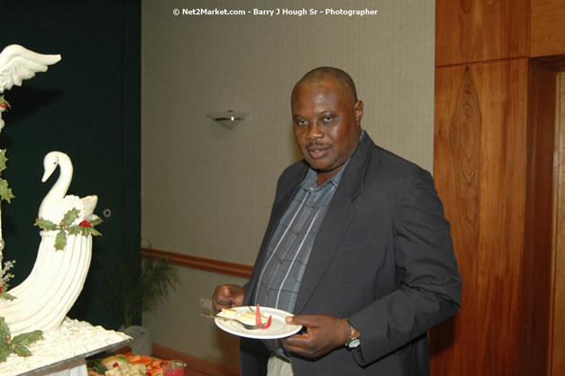 Red Cap Porters Awards - Minister of Tourism, Hon. Edmund Bartlett - Director of Tourism, Basil Smith - Friday, December 14, 2007 - Holiday Inn Sunspree, Montego Bay, Jamaica W.I. - Photographs by Net2Market.com - Barry J. Hough Sr, Photographer - Negril Travel Guide, Negril Jamaica WI - http://www.negriltravelguide.com - info@negriltravelguide.com...!