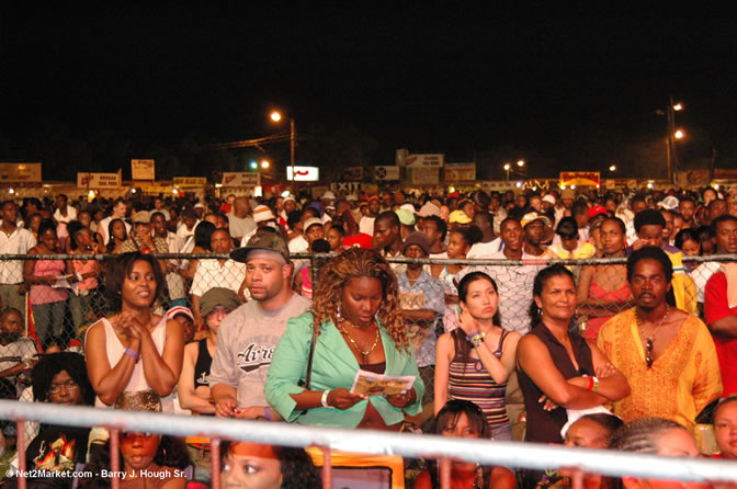 Other Photos - Red Stripe Reggae Sumfest 2005 - Dancehall Night - July 21th, 2005 - Negril Travel Guide, Negril Jamaica WI - http://www.negriltravelguide.com - info@negriltravelguide.com...!