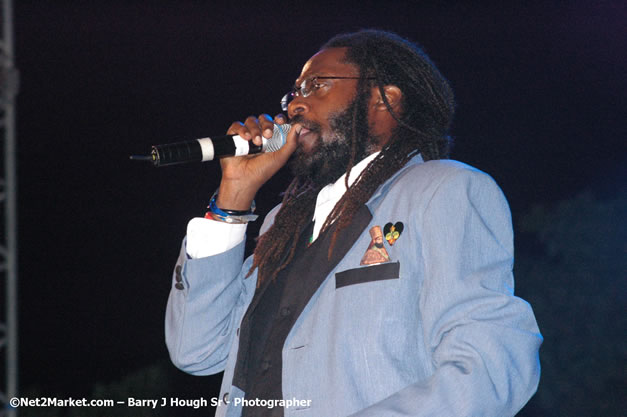 Tarrus Riley - Red Stripe Reggae Sumfest 2007 - Zenith - Saturday, July 21, 2007 - Catherine Hall, Montego Bay, St James, Jamaica W.I. - Negril Travel Guide, Negril Jamaica WI - http://www.negriltravelguide.com - info@negriltravelguide.com...!