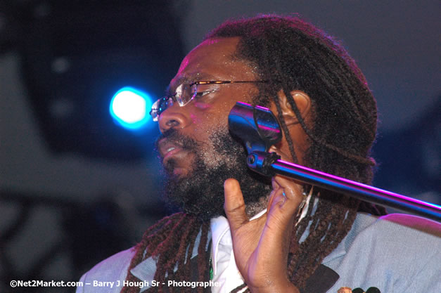 Tarrus Riley - Red Stripe Reggae Sumfest 2007 - Zenith - Saturday, July 21, 2007 - Catherine Hall, Montego Bay, St James, Jamaica W.I. - Negril Travel Guide, Negril Jamaica WI - http://www.negriltravelguide.com - info@negriltravelguide.com...!