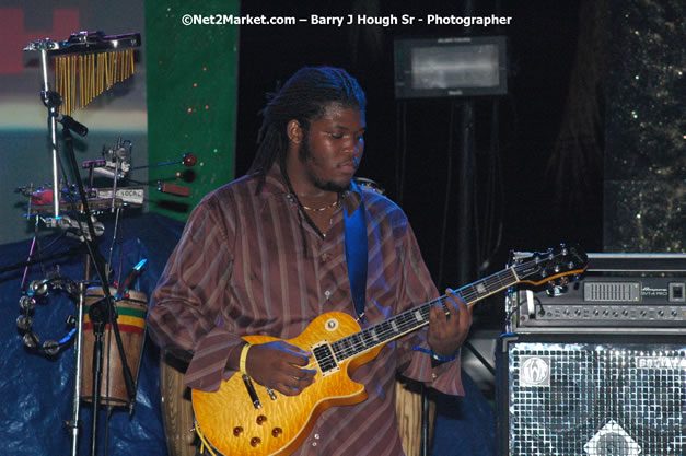 Tessanne Chin - Red Stripe Reggae Sumfest 2007 - Zenith - Saturday, July 21, 2007 - Catherine Hall, Montego Bay, St James, Jamaica W.I. - Negril Travel Guide, Negril Jamaica WI - http://www.negriltravelguide.com - info@negriltravelguide.com...!