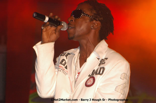 VYBZ Kartel - Explosion - Red Stripe Reggae Sumfest 2007 - Thursday, July 19, 2007 - Red Stripe Reggae Sumfest 2007 at Catherine Hall, Montego Bay, St James, Jamaica W.I. - Negril Travel Guide, Negril Jamaica WI - http://www.negriltravelguide.com - info@negriltravelguide.com...!