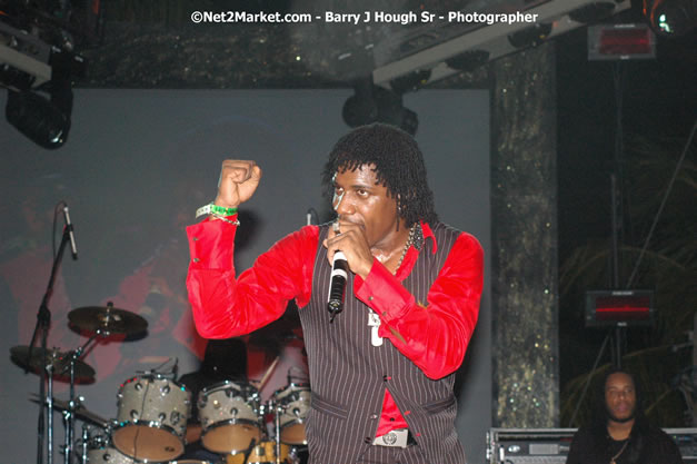 Wayne Marshall - Explosion - Red Stripe Reggae Sumfest 2007 - Thursday, July 19, 2007 - Red Stripe Reggae Sumfest 2007 at Catherine Hall, Montego Bay, St James, Jamaica W.I. - Negril Travel Guide, Negril Jamaica WI - http://www.negriltravelguide.com - info@negriltravelguide.com...!