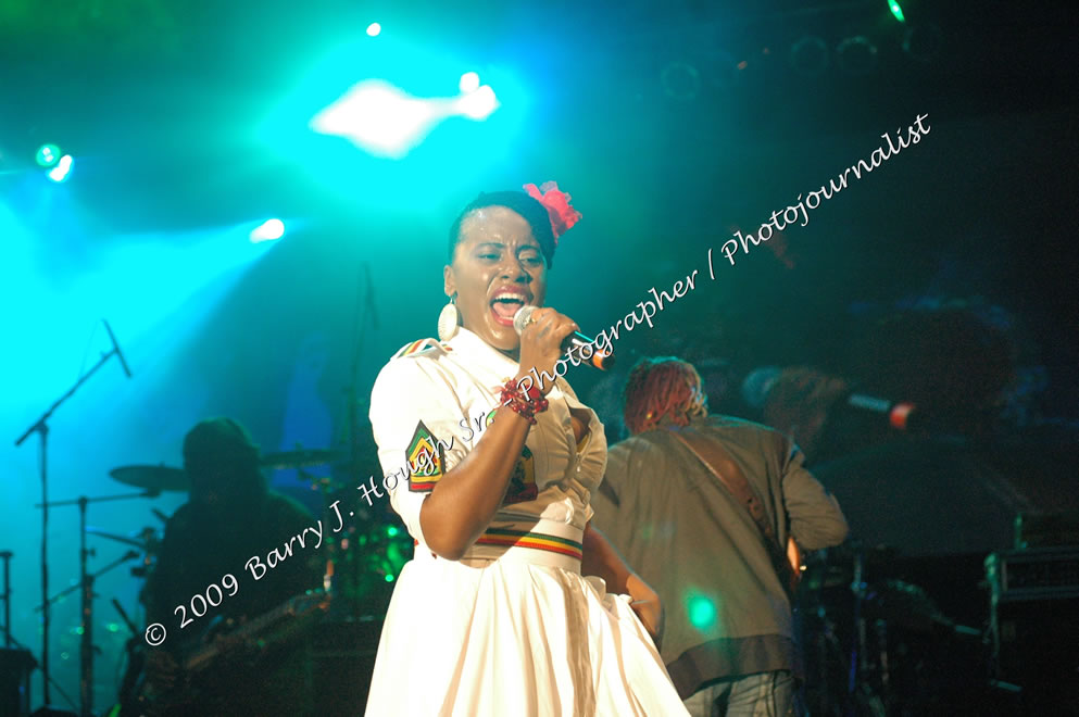 Etana @ Reggae Sumfest 2009 - International Night 2 - Reggae Sumfest 2009,Catherine Hall, Montego Bay, St. James, Jamaica W.I. - Saturday, July 25, 2009 - Reggae Sumfest 2009, July 19 - 25, 2009 - Photographs by Net2Market.com - Barry J. Hough Sr. Photojournalist/Photograper - Photographs taken with a Nikon D70, D100, or D300 - Negril Travel Guide, Negril Jamaica WI - http://www.negriltravelguide.com - info@negriltravelguide.com...!