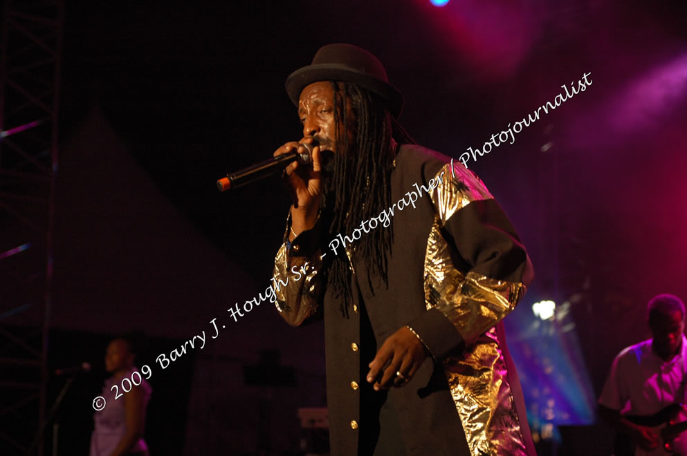 Mackie Conscious  @ Reggae Sumfest 2009 - International Night 2 - Reggae Sumfest 2009,Catherine Hall, Montego Bay, St. James, Jamaica W.I. - Saturday, July 25, 2009 - Reggae Sumfest 2009, July 19 - 25, 2009 - Photographs by Net2Market.com - Barry J. Hough Sr. Photojournalist/Photograper - Photographs taken with a Nikon D70, D100, or D300 - Negril Travel Guide, Negril Jamaica WI - http://www.negriltravelguide.com - info@negriltravelguide.com...!