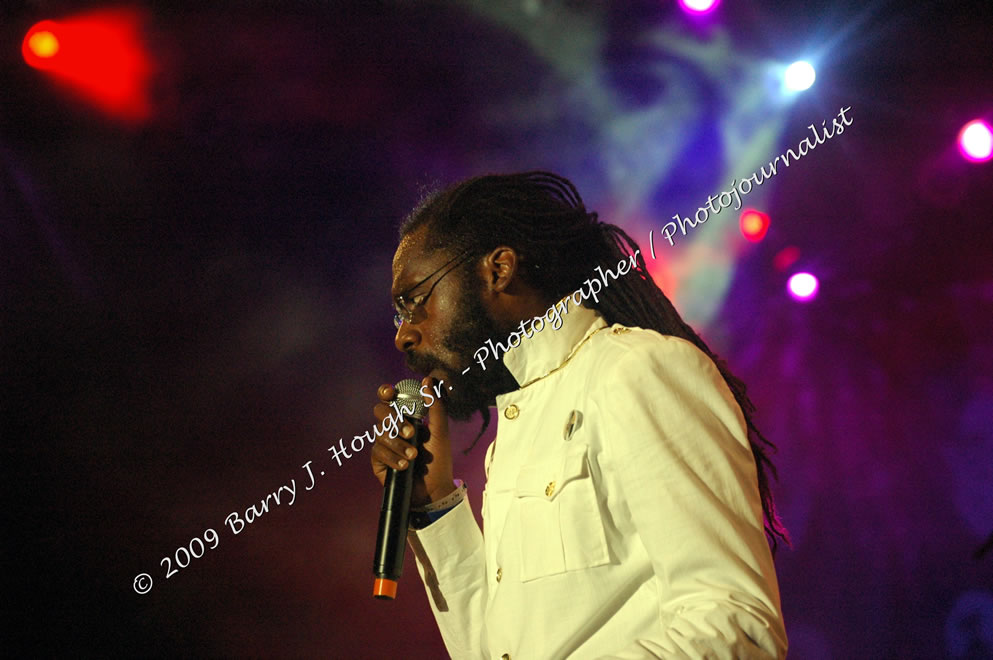 Tarrus Riley @ Reggae Sumfest 2009 - International Night 2 - Reggae Sumfest 2009,Catherine Hall, Montego Bay, St. James, Jamaica W.I. - Saturday, July 25, 2009 - Reggae Sumfest 2009, July 19 - 25, 2009 - Photographs by Net2Market.com - Barry J. Hough Sr. Photojournalist/Photograper - Photographs taken with a Nikon D70, D100, or D300 - Negril Travel Guide, Negril Jamaica WI - http://www.negriltravelguide.com - info@negriltravelguide.com...!