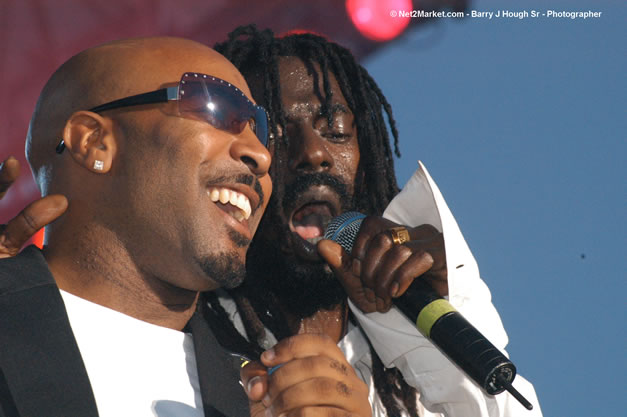 Buju Banton - Red Stripe Reggae Sumfest 2006 - The Summit - Jamaica's Greatest, The World's Best - Saturday, July 22, 2006 - Montego Bay, Jamaica - Negril Travel Guide, Negril Jamaica WI - http://www.negriltravelguide.com - info@negriltravelguide.com...!