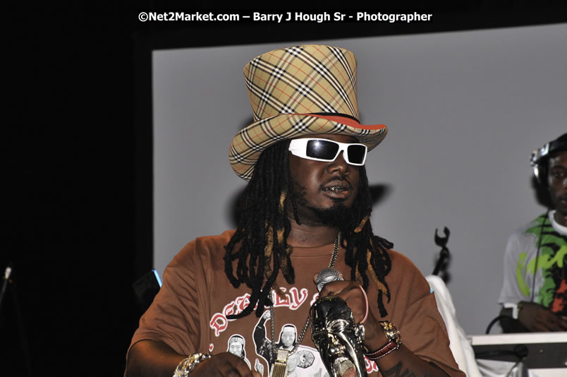 T - Pain @ Reggae Sumfest 2008 International Night 2, Catherine Hall, Montego Bay - Saturday, July 19, 2008 - Reggae Sumfest 2008 July 13 - July 19, 2008 - Photographs by Net2Market.com - Barry J. Hough Sr. Photojournalist/Photograper - Photographs taken with a Nikon D300 - Negril Travel Guide, Negril Jamaica WI - http://www.negriltravelguide.com - info@negriltravelguide.com...!