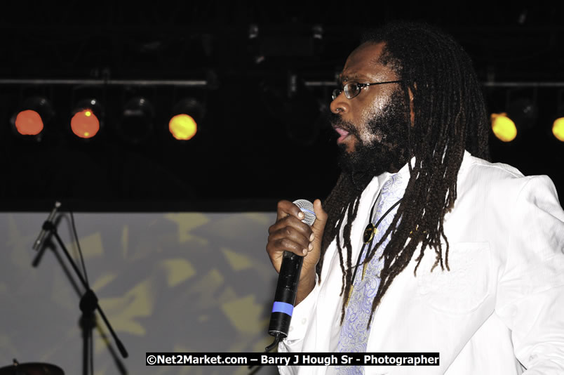 Tarrus Riley @ Reggae Sumfest 2008 International Night 2, Catherine Hall, Montego Bay - Saturday, July 19, 2008 - Reggae Sumfest 2008 July 13 - July 19, 2008 - Photographs by Net2Market.com - Barry J. Hough Sr. Photojournalist/Photograper - Photographs taken with a Nikon D300 - Negril Travel Guide, Negril Jamaica WI - http://www.negriltravelguide.com - info@negriltravelguide.com...!