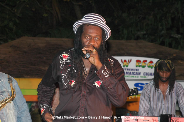 Tarrus Riley, Jimmy Riley, and Dwayne Stephensen - Money Cologne Promotions in association with "British Link Up" presents Summer Jam featuring She's Royal Tarrus Riley & Jimmy Riley - Plus Ras Slick, Sham Dawg, and Whiskey Bagio @ Roots Bamboo, Norman Manley Boulevard, Negril, Jamaica W.I. - Backed up Dean Fraser & The Hurricanne Band - MC Barry G and Rev. BB - July 25, 2007 - Negril Travel Guide.com, Negril Jamaica WI - http://www.negriltravelguide.com - info@negriltravelguide.com...!