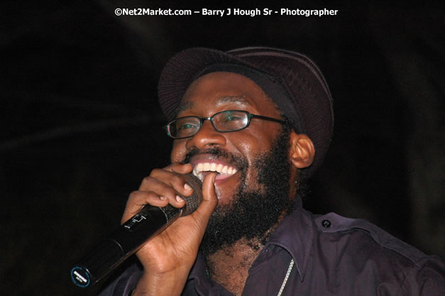 Tarrus Riley, Jimmy Riley, and Dwayne Stephensen - Money Cologne Promotions in association with "British Link Up" presents Summer Jam featuring She's Royal Tarrus Riley & Jimmy Riley - Plus Ras Slick, Sham Dawg, and Whiskey Bagio @ Roots Bamboo, Norman Manley Boulevard, Negril, Jamaica W.I. - Backed up Dean Fraser & The Hurricanne Band - MC Barry G and Rev. BB - July 25, 2007 - Negril Travel Guide.com, Negril Jamaica WI - http://www.negriltravelguide.com - info@negriltravelguide.com...!