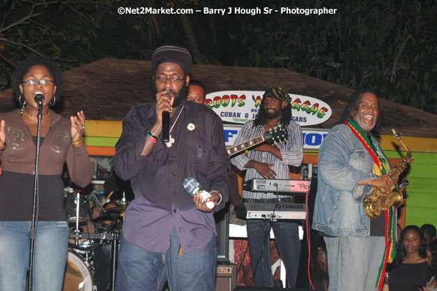 Tarrus Riley, Jimmy Riley, and Dwayne Stephensen - Money Cologne Promotions in association with "British Link Up" presents Summer Jam featuring She's Royal Tarrus Riley & Jimmy Riley - Plus Ras Slick, Sham Dawg, and Whiskey Bagio @ Roots Bamboo, Norman Manley Boulevard, Negril, Jamaica W.I. - Backed up Dean Fraser & The Hurricanne Band - MC Barry G and Rev. BB - July 25, 2007 - Negril Travel Guide.com, Negril Jamaica WI - http://www.negriltravelguide.com - info@negriltravelguide.com...!