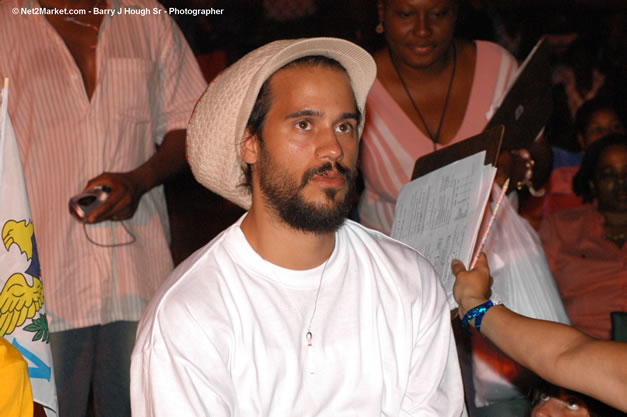 Venue - Audience at Red Stripe Reggae Sumfest 2006 - The Summit - Jamaica's Greatest, The World's Best - Saturday, July 22, 2006 - Montego Bay, Jamaica - Negril Travel Guide, Negril Jamaica WI - http://www.negriltravelguide.com - info@negriltravelguide.com...!