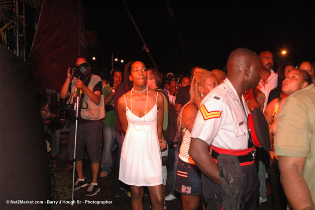 Venue - Audience at Red Stripe Reggae Sumfest 2006 - The Summit - Jamaica's Greatest, The World's Best - Saturday, July 22, 2006 - Montego Bay, Jamaica - Negril Travel Guide, Negril Jamaica WI - http://www.negriltravelguide.com - info@negriltravelguide.com...!