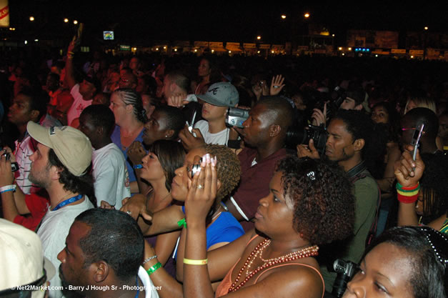 Venue & Audience - Ignition - The Internation Fire Blazes - Friday, July 21, 2006 - Montego Bay, Jamaica - Negril Travel Guide, Negril Jamaica WI - http://www.negriltravelguide.com - info@negriltravelguide.com...!