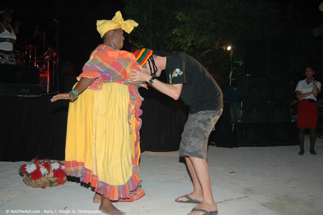 Half Moon Resort Party - Virgin Atlantic Inaugural Flight To Montego Bay, Jamaica Photos - Sir Richard Branson, President & Family, and 450 Passengers - Party Royal Pavillion at Half Moon Resort, Montego Bay, Jamaica - Monday, July 3, 2006 - Negril Travel Guide, Negril Jamaica WI - http://www.negriltravelguide.com - info@negriltravelguide.com...!