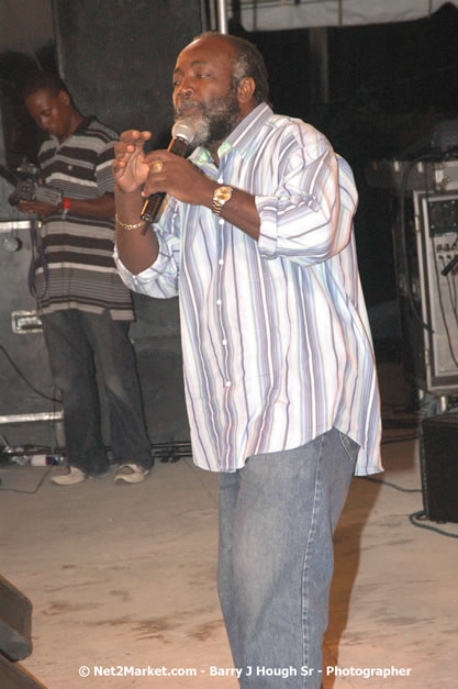 Freddie McGregor @ Western Consciousness 2007 - Presented by King of Kings Productons - Saturday, April 28, 2007 - Llandilo Cultural Centre, Savanna-La-Mar, Westmoreland, Jamaica W.I. - Negril Travel Guide, Negril Jamaica WI - http://www.negriltravelguide.com - info@negriltravelguide.com...!