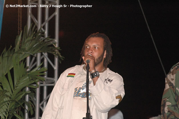 Tarrus Riley @ Western Consciousness 2007 - Presented by King of Kings Productons - Saturday, April 28, 2007 - Llandilo Cultural Centre, Savanna-La-Mar, Westmoreland, Jamaica W.I. - Negril Travel Guide, Negril Jamaica WI - http://www.negriltravelguide.com - info@negriltravelguide.com...!